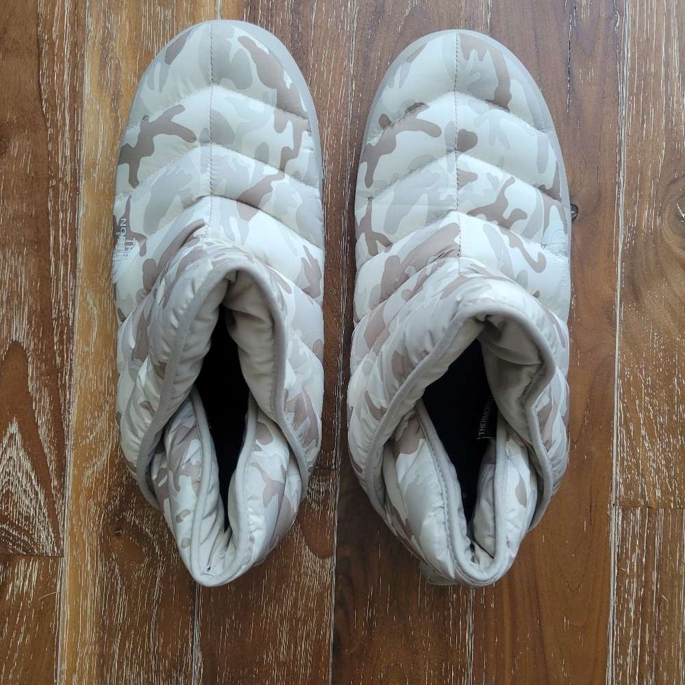 Northface Thermoball slippers